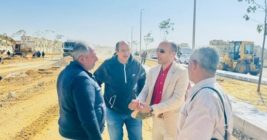 رئيس جهاز القاهرة الجديدة يتفقد مشروعات الطرق بالتجمع الثالث والتجمع السادس
