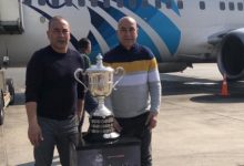 حسام وإبراهيم حسن يلتقطان الصور مع كأس مصر ويغادرون إلى الرياض